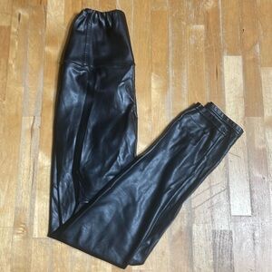 Aritzia Wilfred Free Daria faux leather leggings